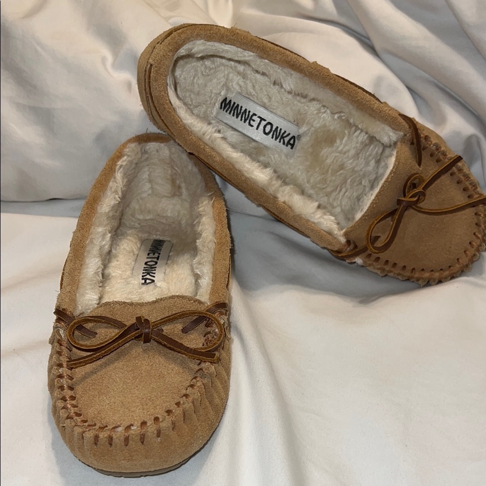 New Without Tag Minnetonka Brown Suede Moccasins